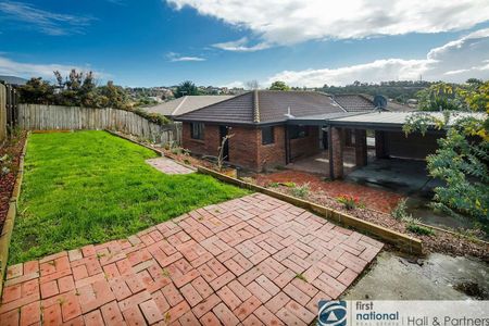 8 Angus Court, Pakenham - Photo 2