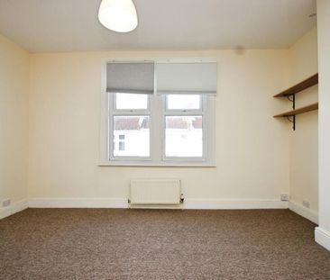 4 bedroom terraced house to rent - Photo 5