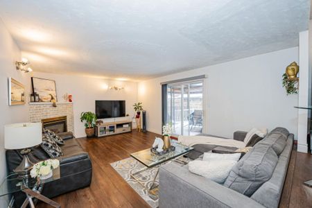 For Lease - 84 WIMBLETON Crescent, Kitchener, Ontario - Photo 2