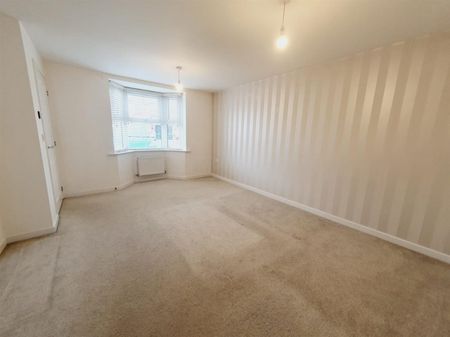 3 Bedroom House to Rent in Claydon Avenue, Barton Seagrave, Kettering, NN15 - Photo 2