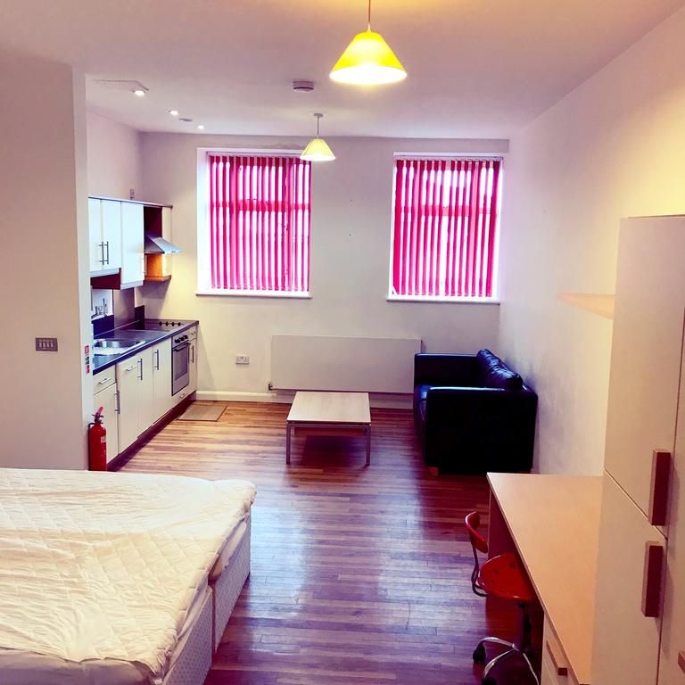 Studio to rent - Photo 1