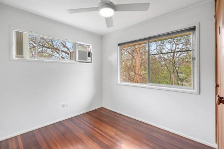 “Hillside Hideaway Awaits!” - Photo 3