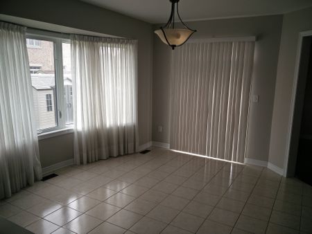For Lease - 39 Daleridge Crescent, Brampton, Ontario - Photo 2