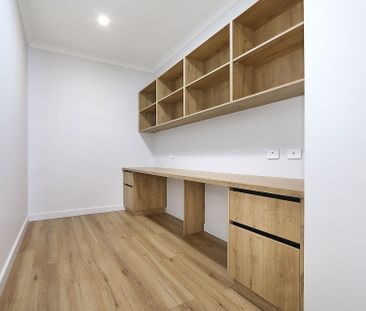 The Home That Perfectly Balances Space, Luxury & Function - Photo 3
