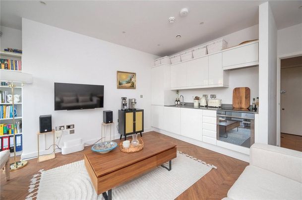 1 bedroom flat to rent - Photo 1