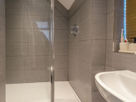 2 bedroom ground floor flat to rent - Photo 5