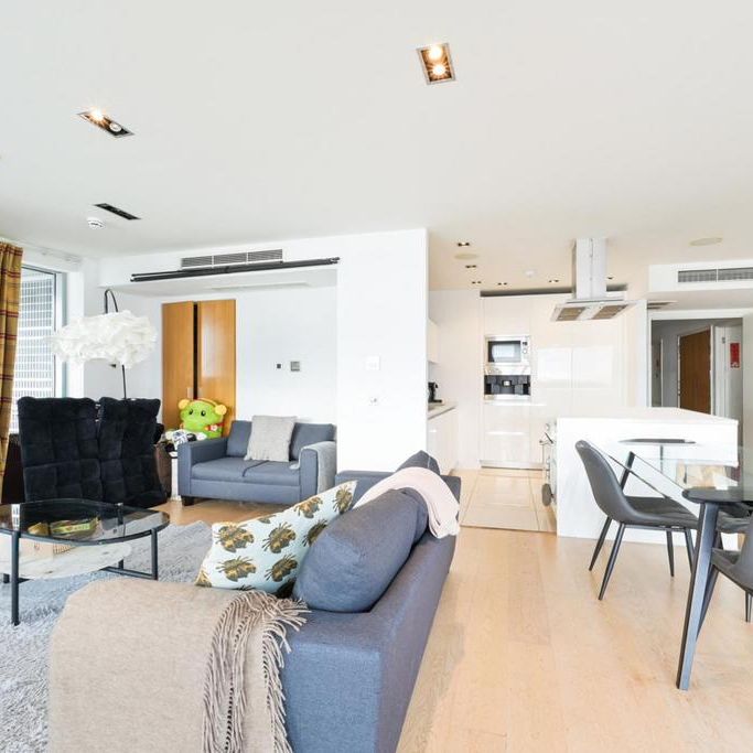 3 bedroom flat to rent - Photo 1