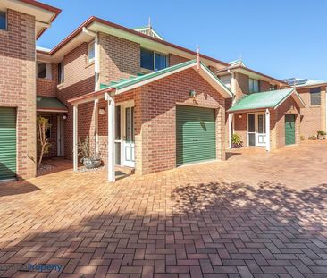 Recently renovated, this unit leaves nothing to do but simply move in! - Photo 6