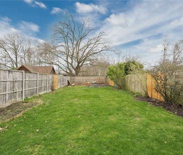 A beautifully presented four bedroom terraced home offering generou... - Photo 1