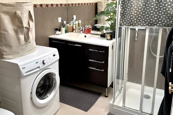 Dernier étage, 2 pièces meublé avec terrasse - Photo 1