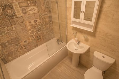 2 bedroom detached house to rent - Photo 5