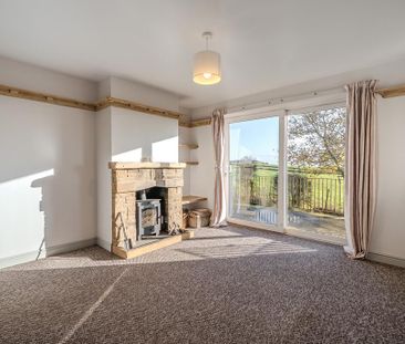 4 bedroom detached bungalow to rent - Photo 1