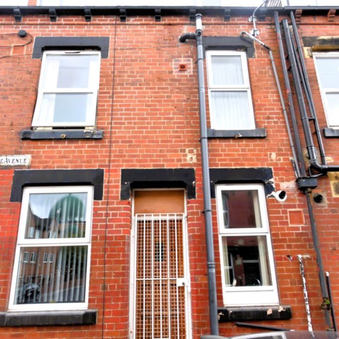 3 bedroom House in Hyde Park, Leeds - Photo 1