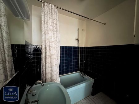 Location Appartement 2 pièces 42m² MARSEILLE 8ème - Photo 5