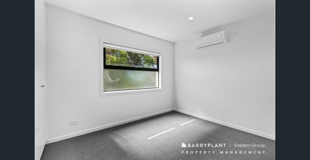 Modern Brand-New Townhouse – Convenient & Private! - Photo 4