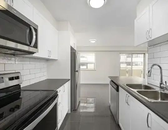 110 Park Road North | 110 Park Road North, Oshawa - Photo 1