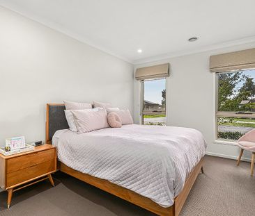 108 Huntington Drive, Craigieburn VIC 3064 - Photo 2