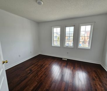 For Lease - 30 Hiram Johnson Road, Whitchurch-Stouffville, Ontario - Photo 6