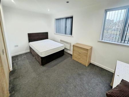 3 bedroom apartment to rent - Photo 3
