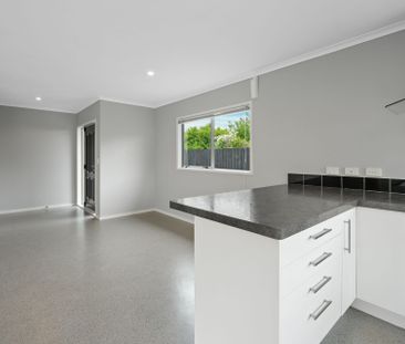 Effortless Living For Rent - Photo 2