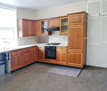 3 bedroom end of terrace house to rent - Photo 6