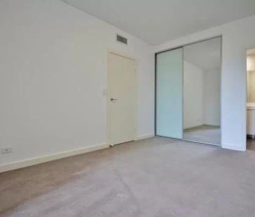 Apartment with 2 bedrooms, 2 bathrooms & parking for 1 car - Photo 6