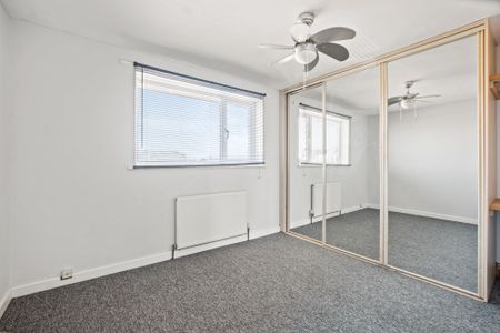 Highview Gardens, Poole, BH12 - Photo 2