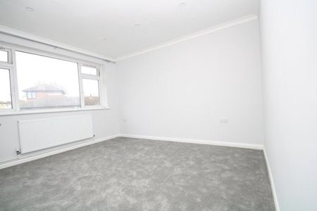 Selhurst New Road, London SE25, Property for rent - Photo 3