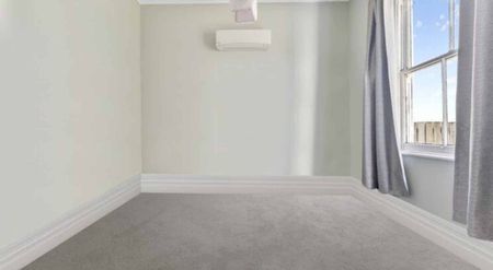 Updated three-bedroom home - Photo 5