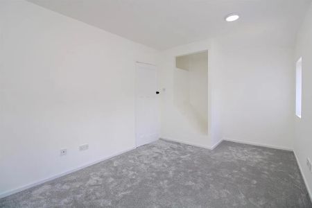 2 Bed End Terrace, Helena Crescent, LE4 - Photo 3