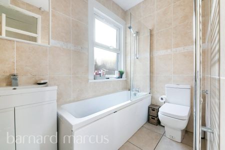 Gleneldon Road, LONDON - Photo 2