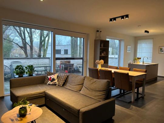 Appartement te huur - Photo 1