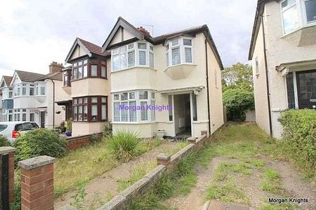 Carlton Road, Romford, RM2 - Photo 5