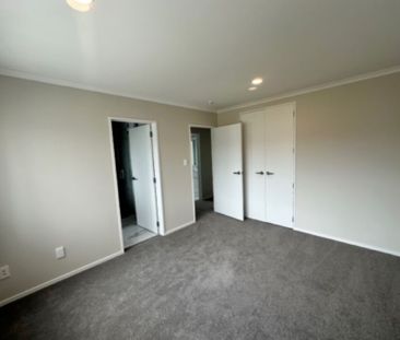 This Property is a Must to View&excl; - Photo 2
