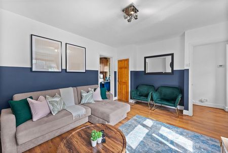 Dedworth Road - Photo 2