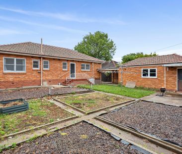 51 Strzelecki Crescent, Narrabundah ACT 2604 - House For Rent | Domain - Photo 4