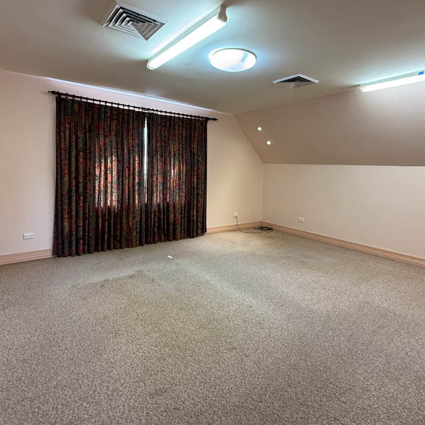 27 Russell Avenue, Lindfield, NSW - Photo 1