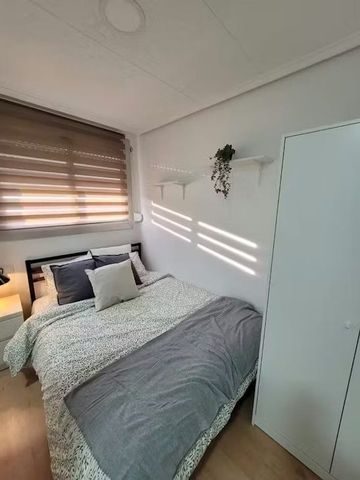 Carrer de Santa Teresa de Jesús, Burjassot, Valencian Community 46100 - Photo 2