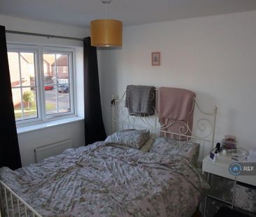 3 bedroom semi-detached house to rent - Photo 5