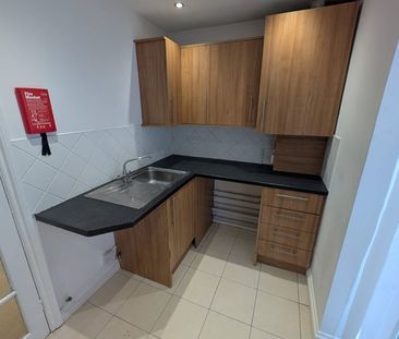 2 Bed Terraced House, Yelverton Road, CH42 - Photo 3