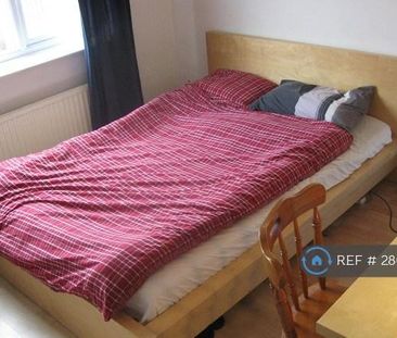 1 bedroom in a house share to rent - Photo 2