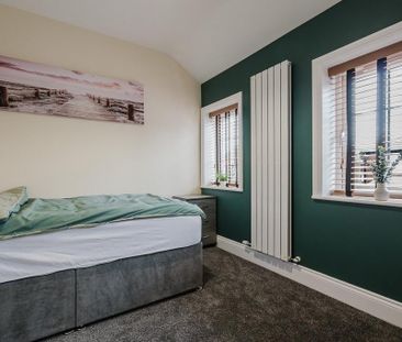 1 bedroom in a house share to rent - Photo 2