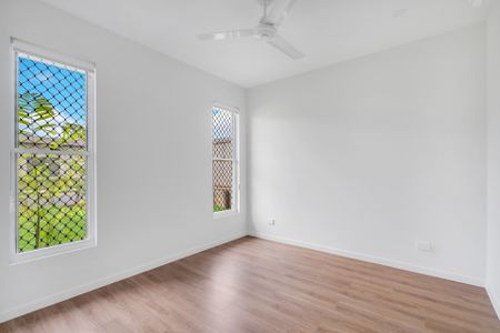 SIMPLY STUNNING! PRIVATE, MODERN & SPACIOUS DUPLEX IN A1 LOCATION! - Photo 5