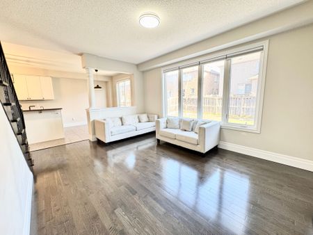 For Lease - 11 Stoyell Drive, Richmond Hill, Ontario - Photo 3