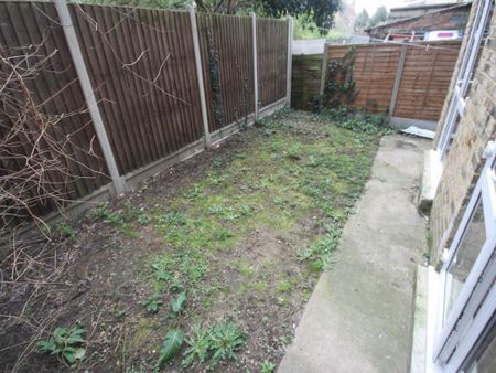 3 bedroom flat to rent - Photo 5