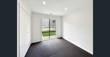 Modern Comfort in a Quiet Court Location - Photo 4