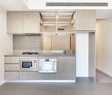 Oversized Designer Studio in the Heart of North Sydney - Photo 4