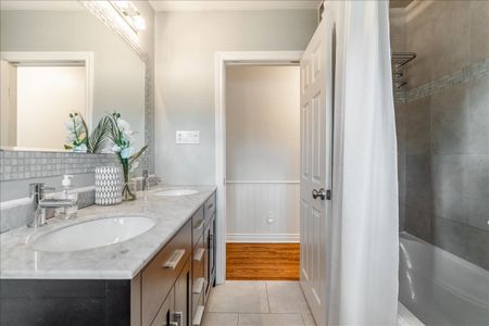 For Lease - 1424 Indian Road, Mississauga, Ontario - Photo 3