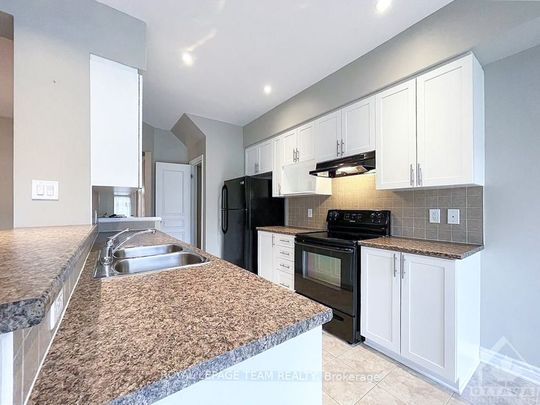 For Lease - 1070 Ottenbrite Crescent, Kanata, Ontario - Photo 1