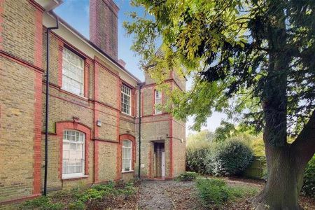 Regan Lodge, Winchmore Hill, N21 - Photo 4